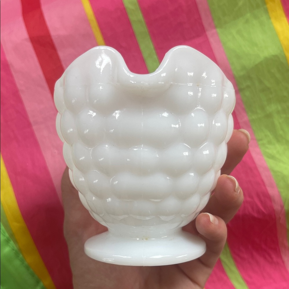 Vintage Bubble Glass White Milk Glass Creamer Cup - Picture 5 of 7